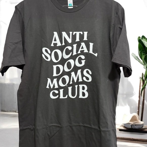 Anti Social Dog Moms Club Black T-Shirt - Picture 1 of 3